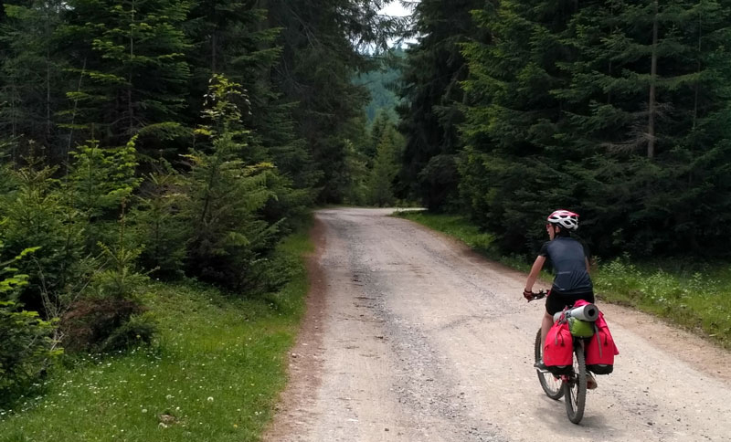 Cu bicicleta prin România: opt zile de pedalat prin Moldova