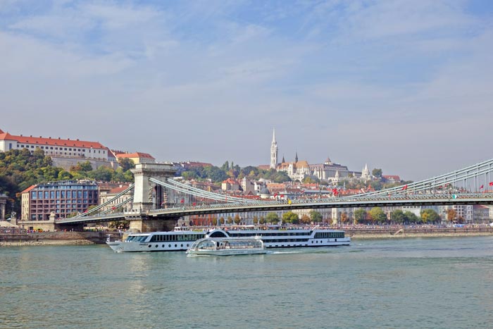 Podul cu lanțuri - Budapesta - Între noi fie vorba - Ana Elisabeta Beliu