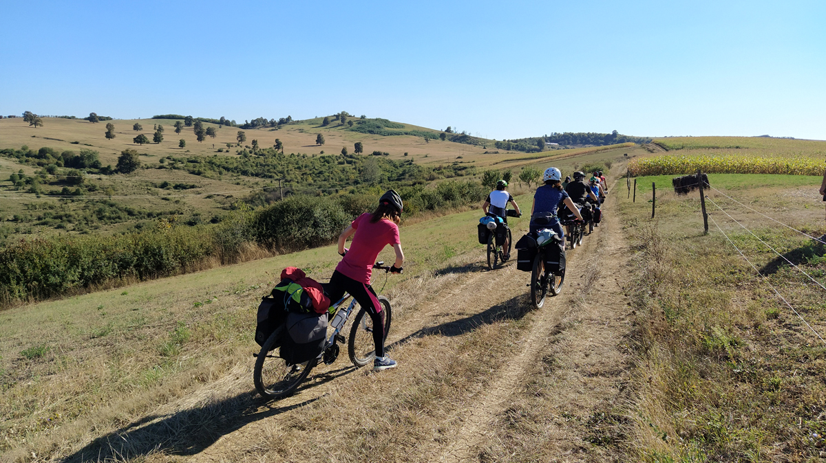 Cu bicicleta prin România: Opt zile de pedalat pe meleaguri maramureșene